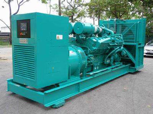 天心如何选择适合 100KW 发电机的电缆长度？
